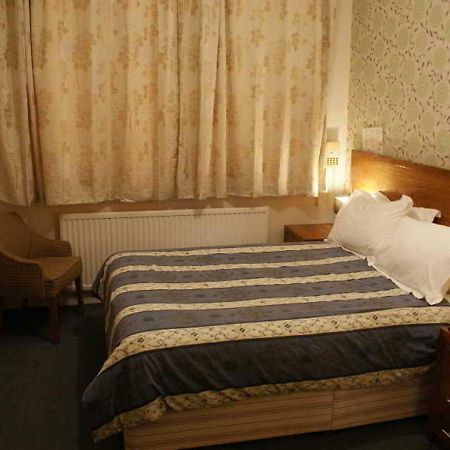 Kirkdale Hotel كرويدون المظهر الخارجي الصورة