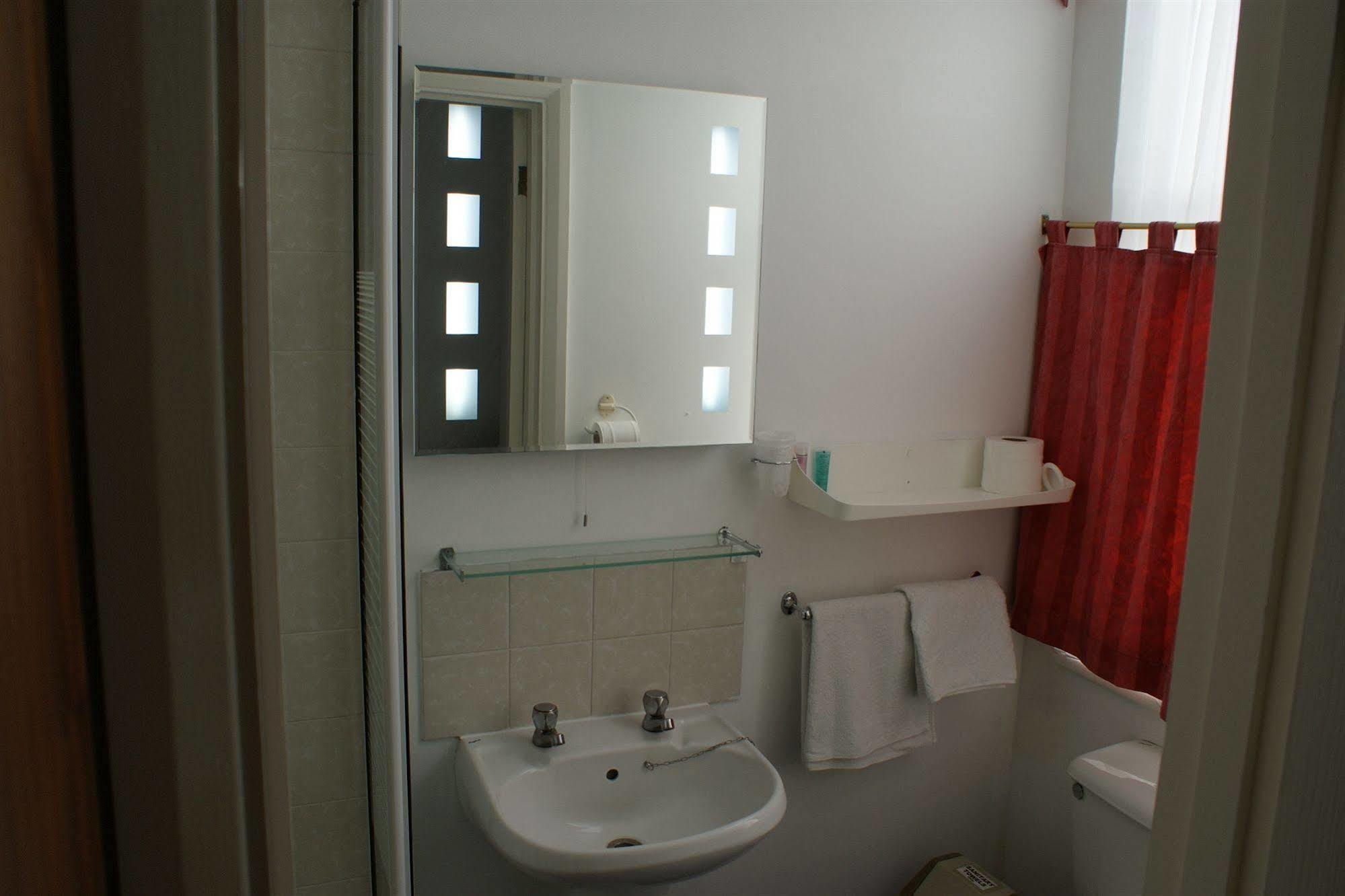 Kirkdale Hotel كرويدون المظهر الخارجي الصورة